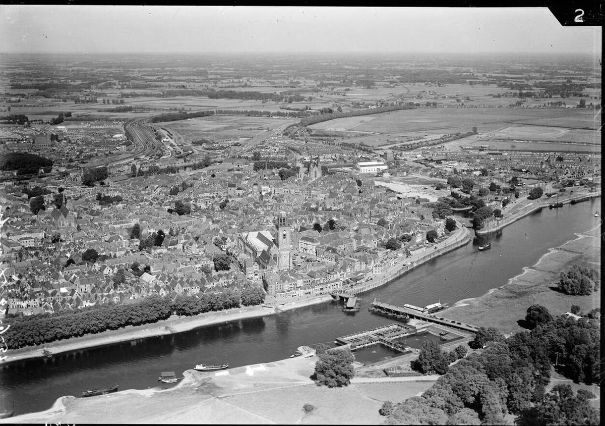 Aerial view of Deventer, 1920s-1940s.