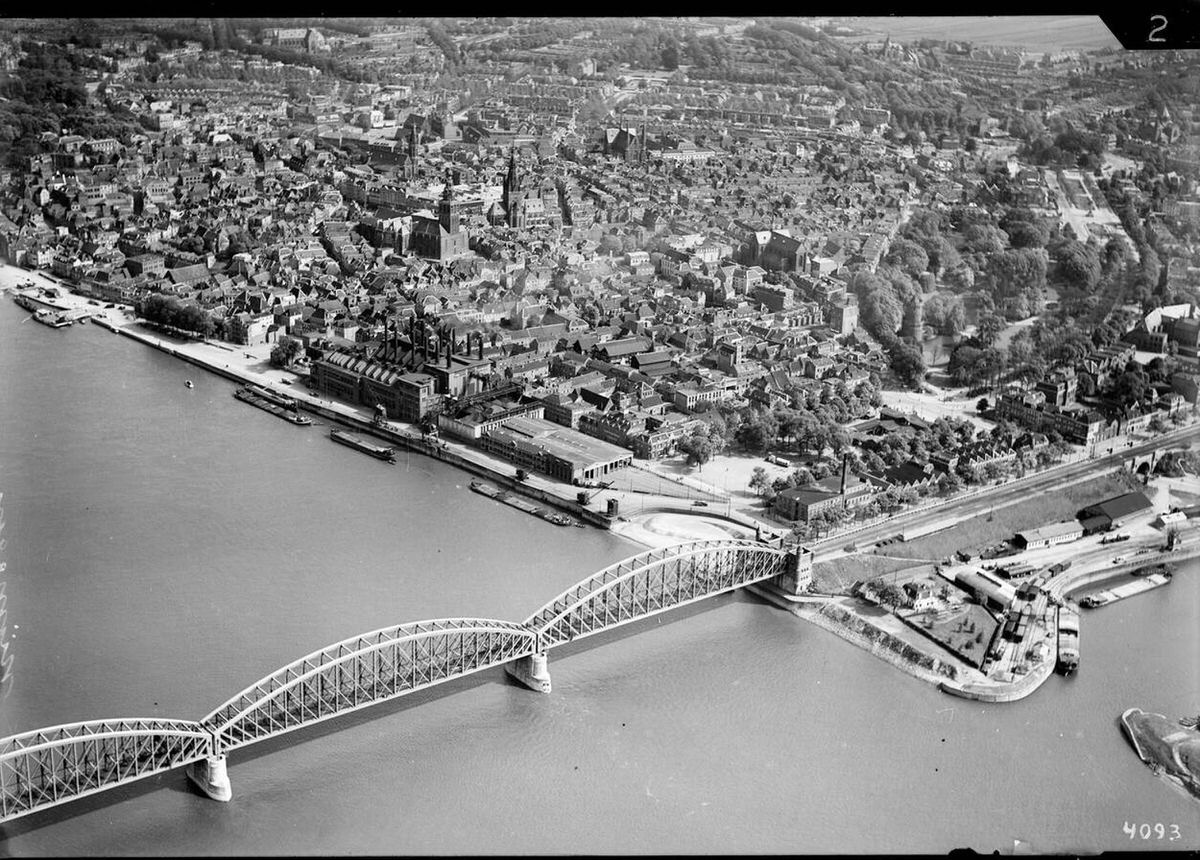 Aerial view of Nijmegen, 1920s-1940s.