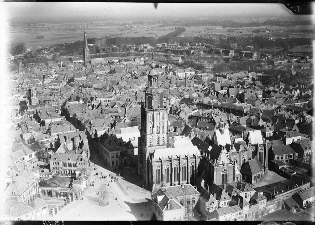 Aerial view of Zutphen, 1920s-1940s.