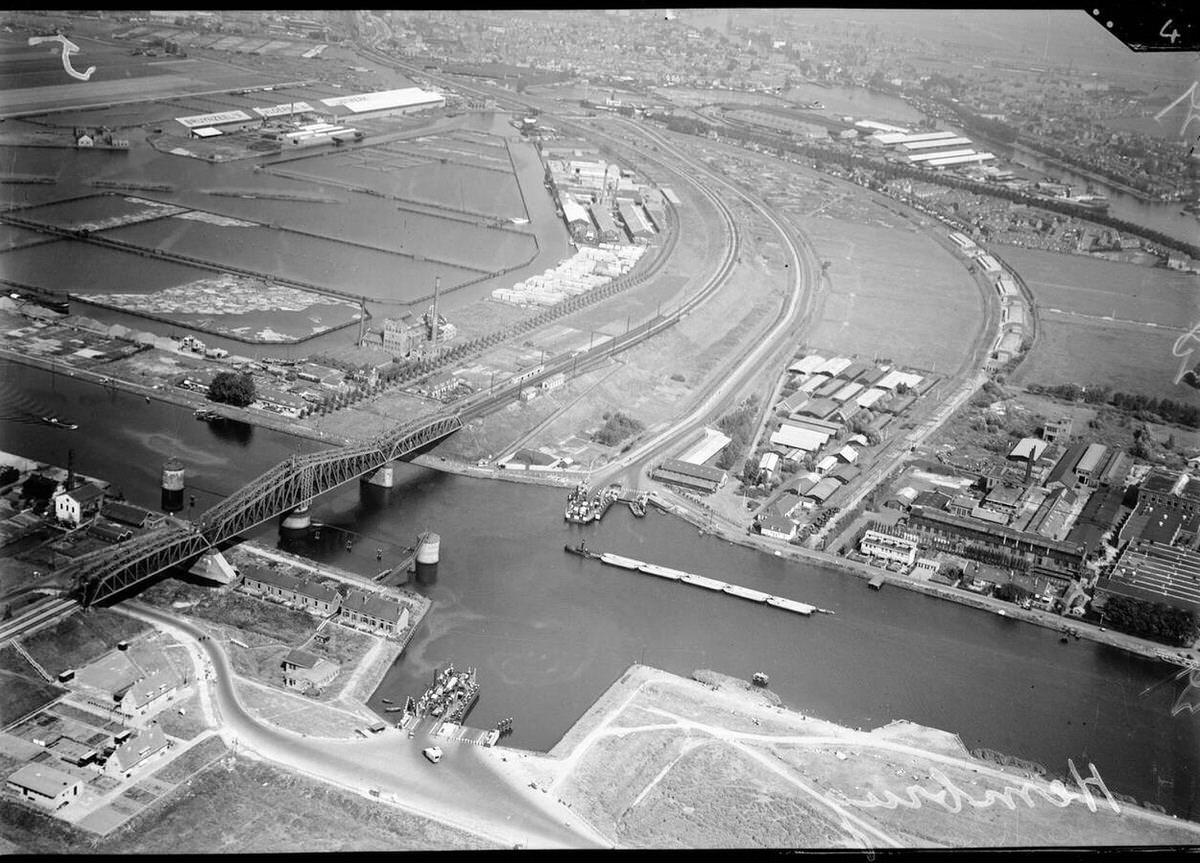 Aerial view of the Hembrug area, 1920s-1940s.