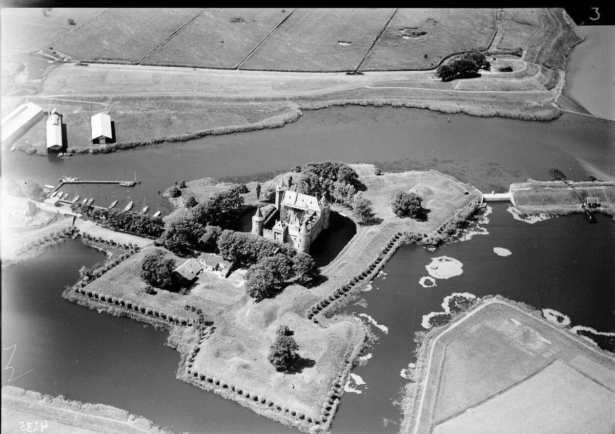 Aerial view of Muiden, 1920s-1940s.