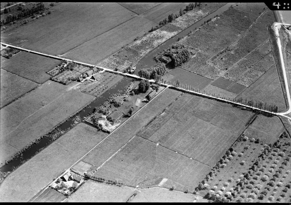 Aerial view of Batterij aan de Overeindseweg, 1920s-1940s.