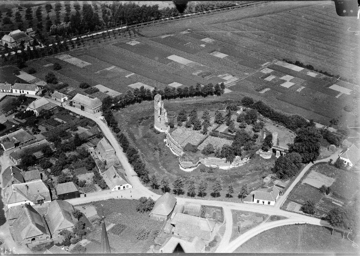 Aerial view of Batenburg, 1920s-1940s.
