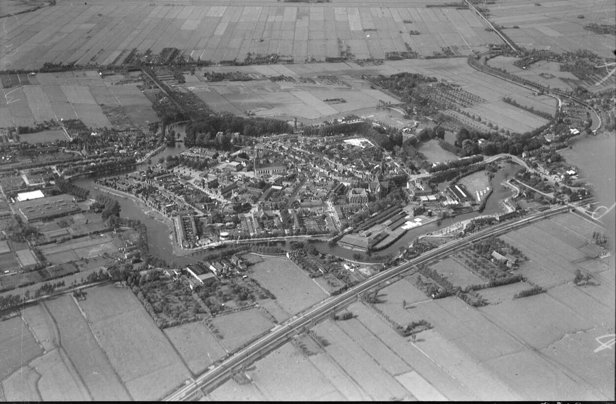 Aerial view of Woerden, 1920s-1940s.