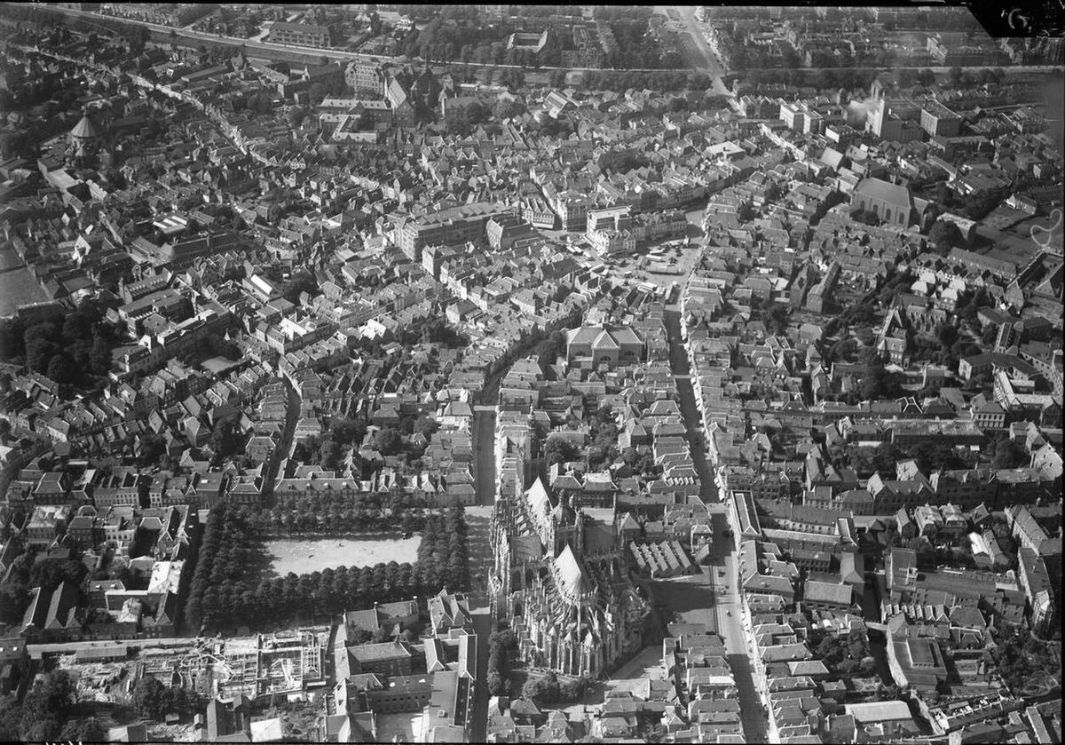 Aerial view of 's-Hertogenbosch, 1920s-1940s.