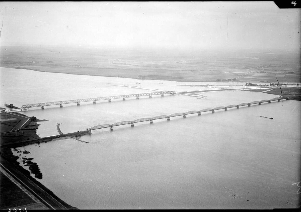 Aerial view of the Moerdijk Bridges, 1920s-1940s.