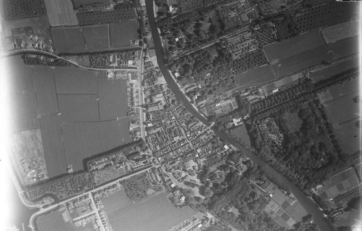 Aerial view of Breukelen, 1920s-1940s.