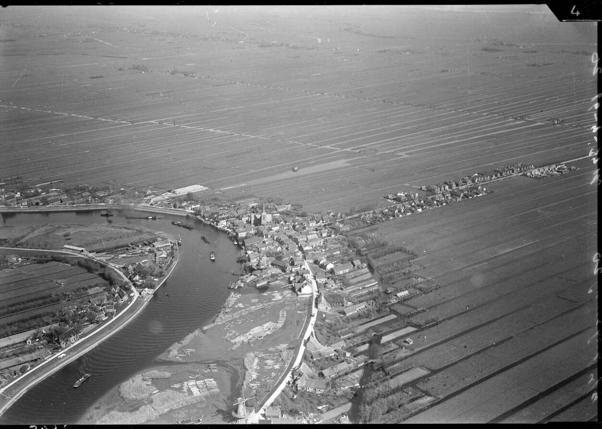 Aerial view of Ouderkerk aan de IJssel, 1920s-1940s.