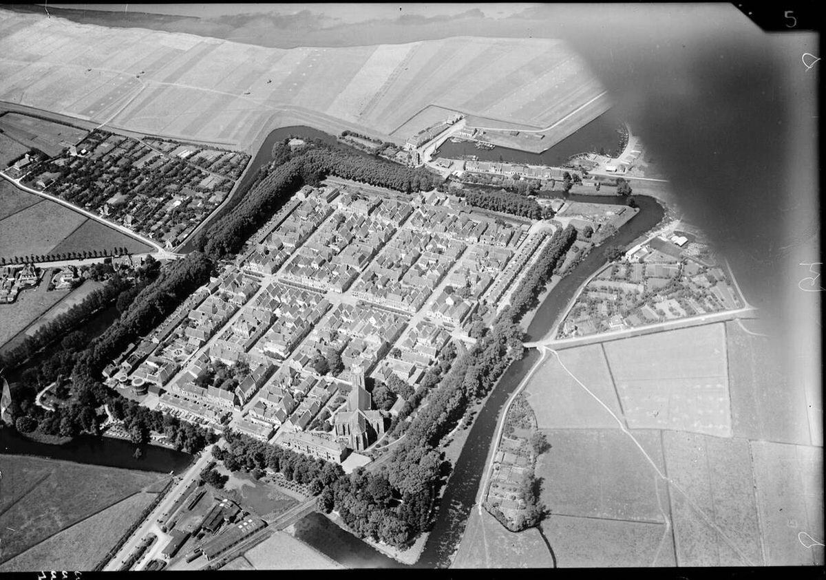 Aerial view of Elburg, 1920s-1940s.