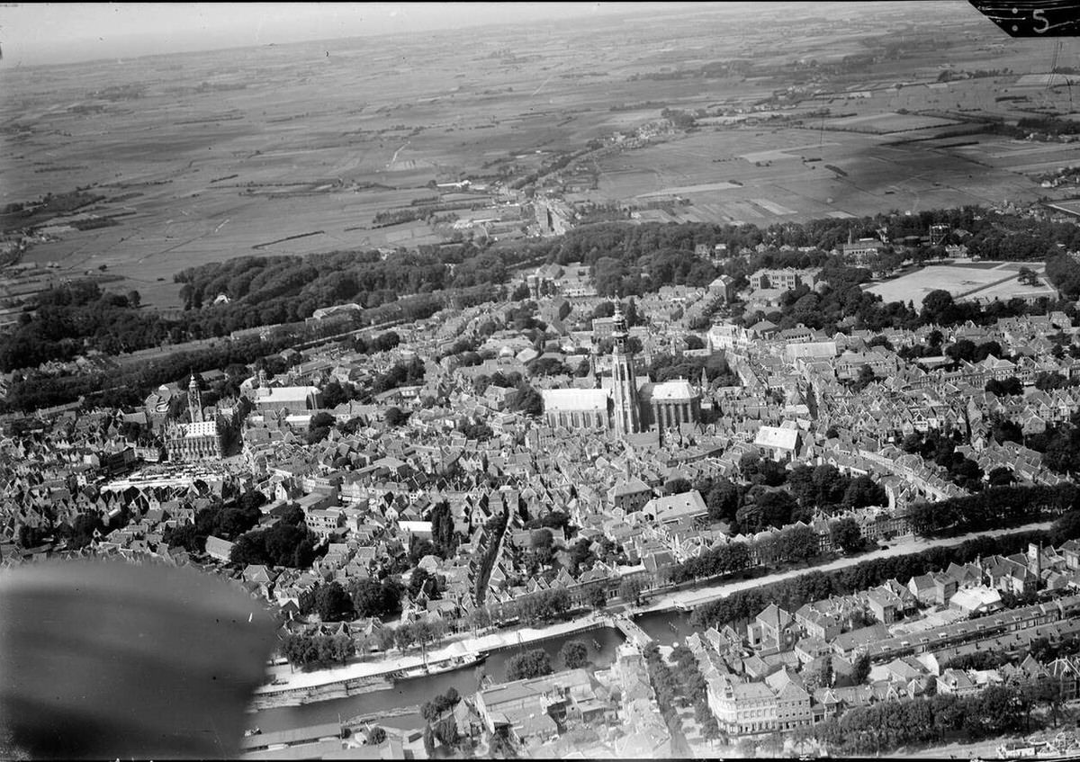Aerial view of Middelburg, 1920s-1940s.