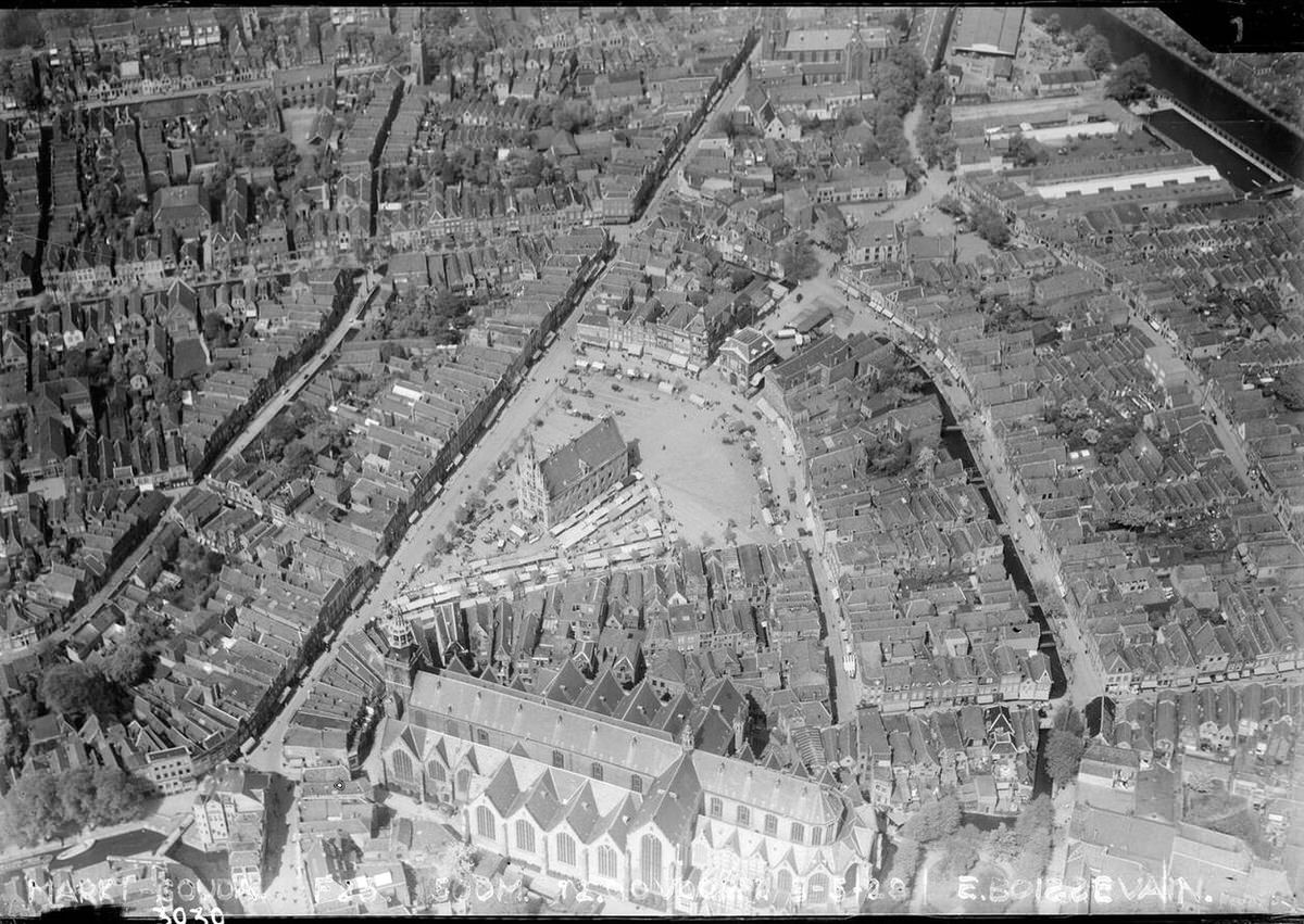 Aerial view of Gouda, 1920s-1940s.