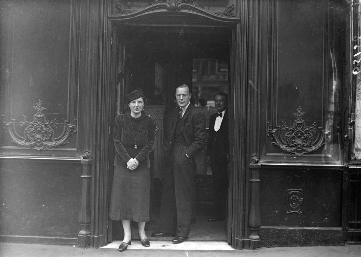 Princess Juliana and Prince Bernhard in Paris during their honeymoon return, 1937