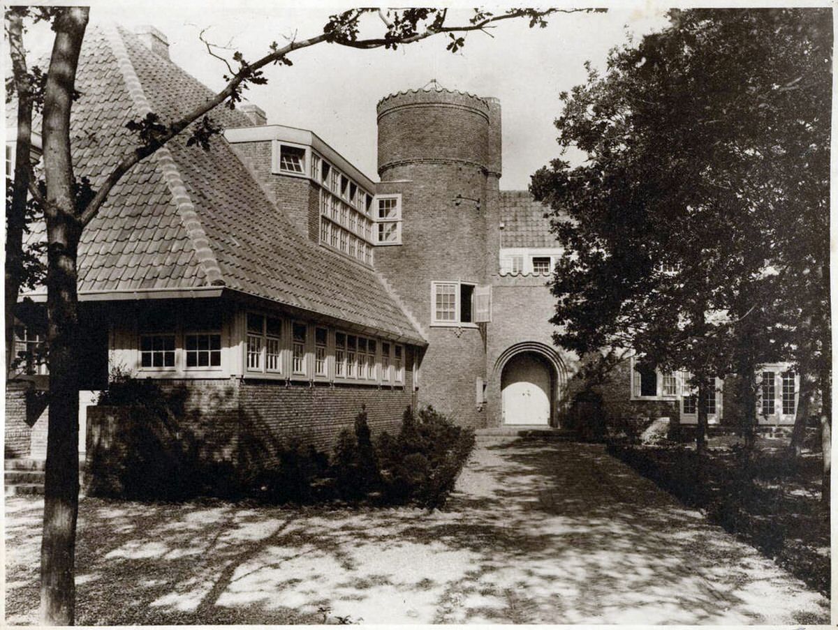School building in Aerdenhout, 1920s