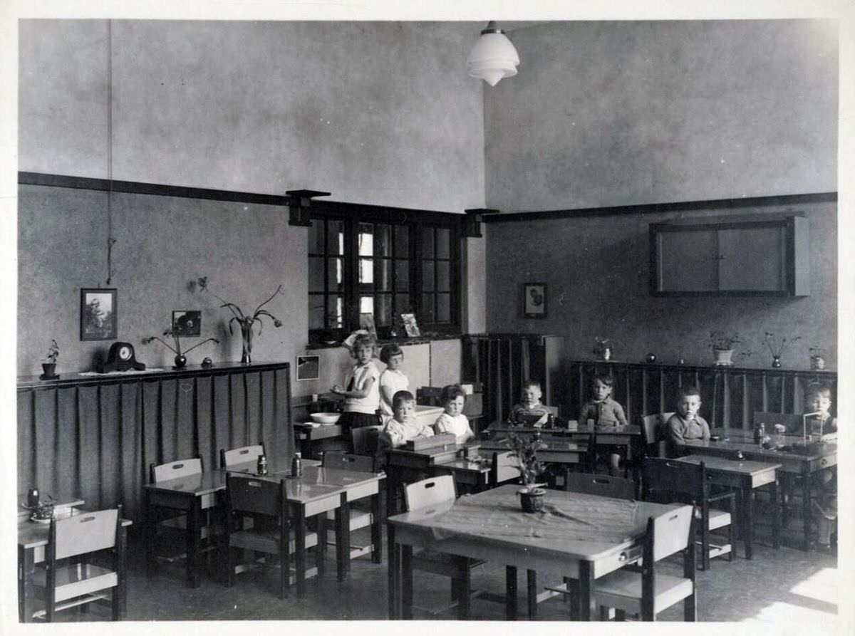 Bewaarschool kindergarten in Rotterdam, 1920s