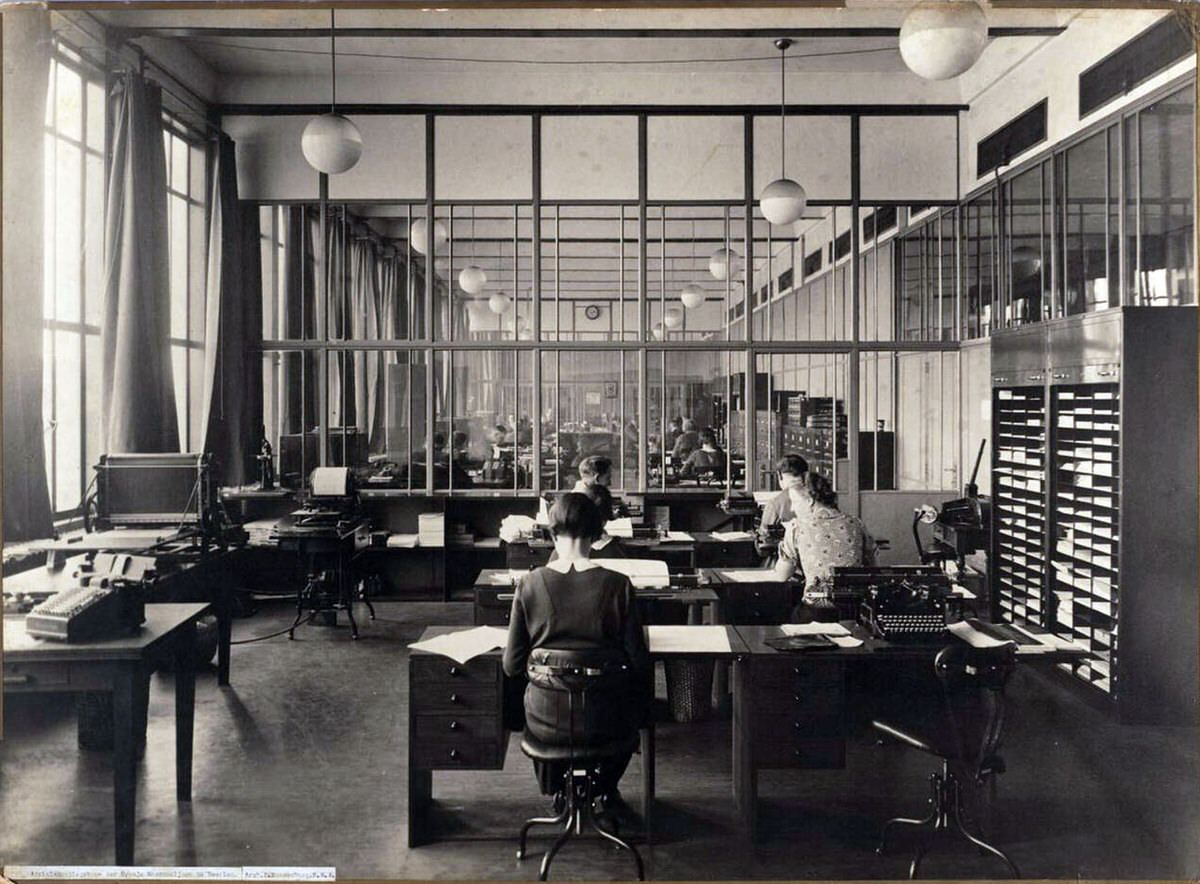 Oranje Nassaumijnen office building, 1920s