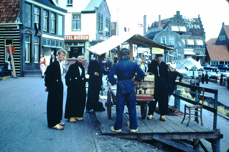 Street merchants in Volendam, 1949