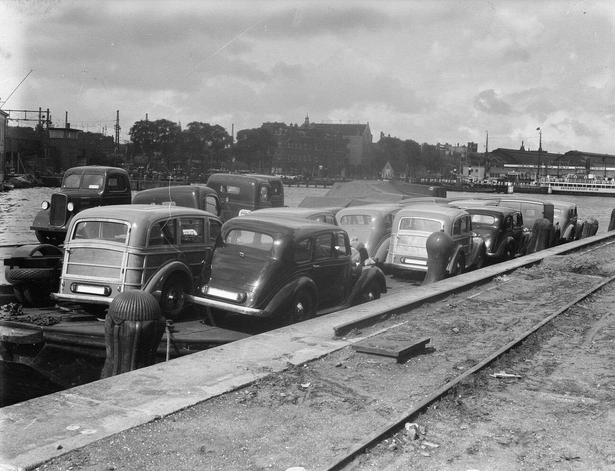 Imported English cars, 1948