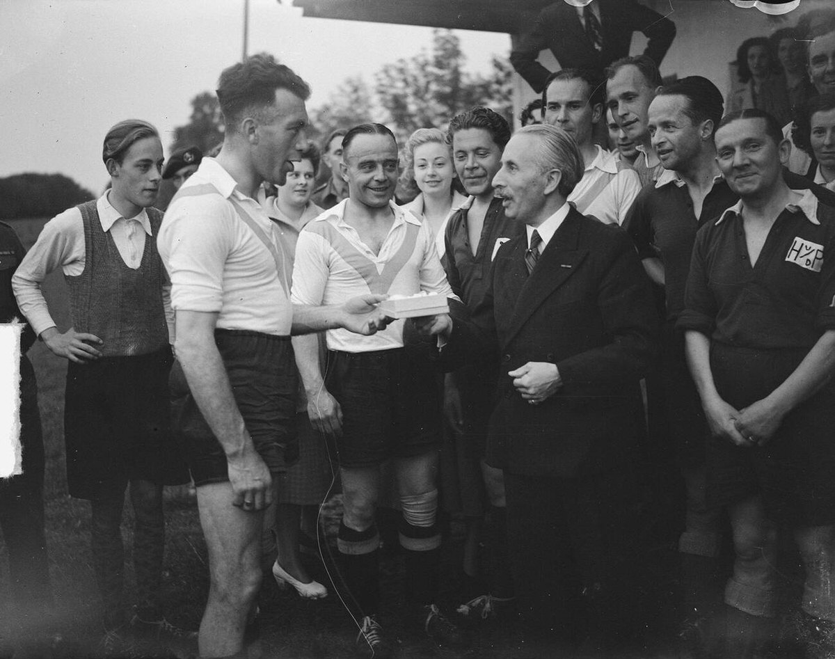 Hague hairdressers versus the Soestdijk team, 1949