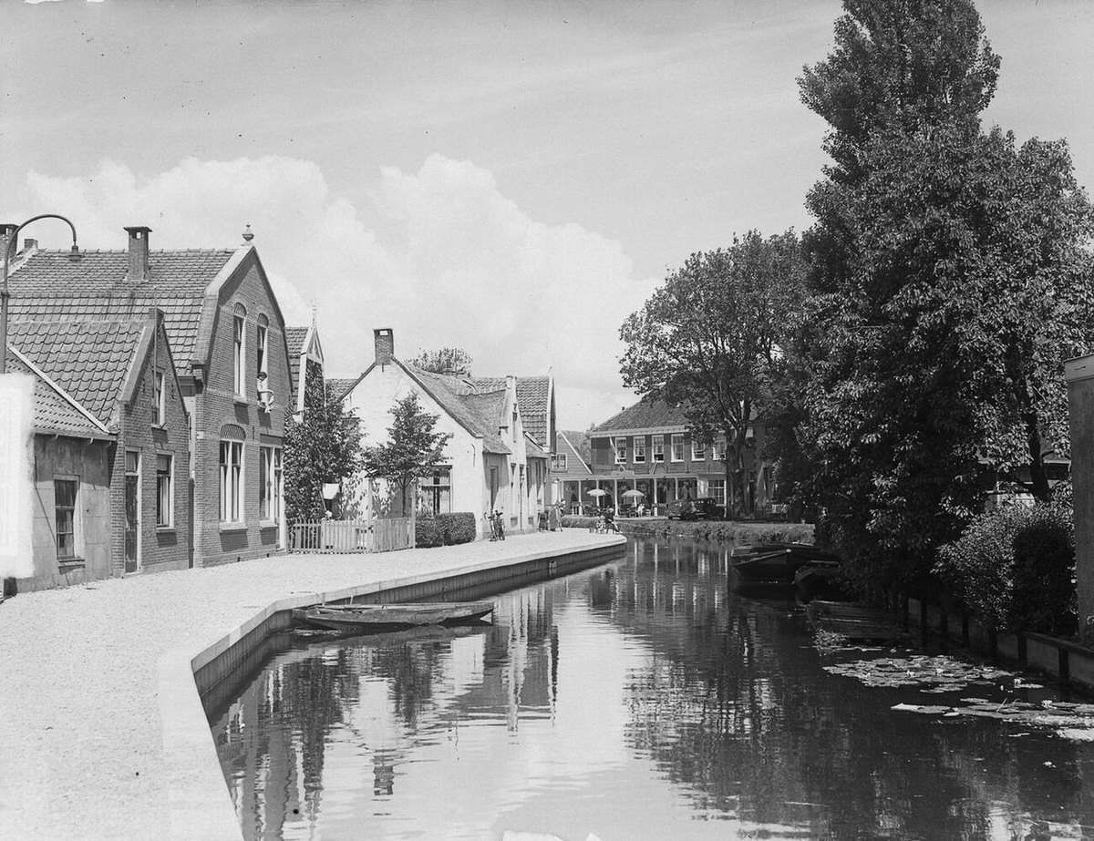 Road between Amsterdam and Utrecht, 1949