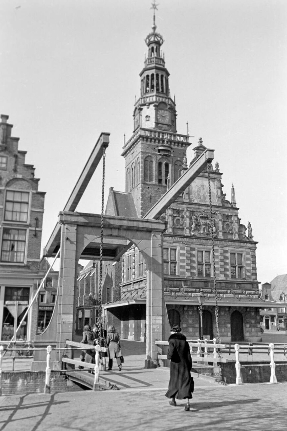 Schapenbrug at the cheese scales in Alkmaar, 1941