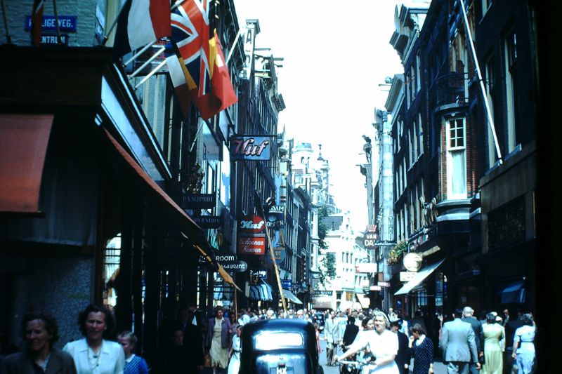Kalverstraat in Amsterdam, 1949
