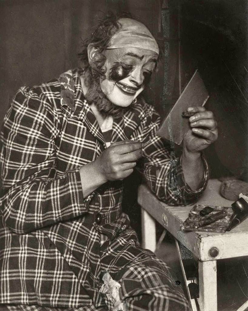 Historic Photos of Circus Life in the Netherlands in the Early 1900s Capture a Lost World