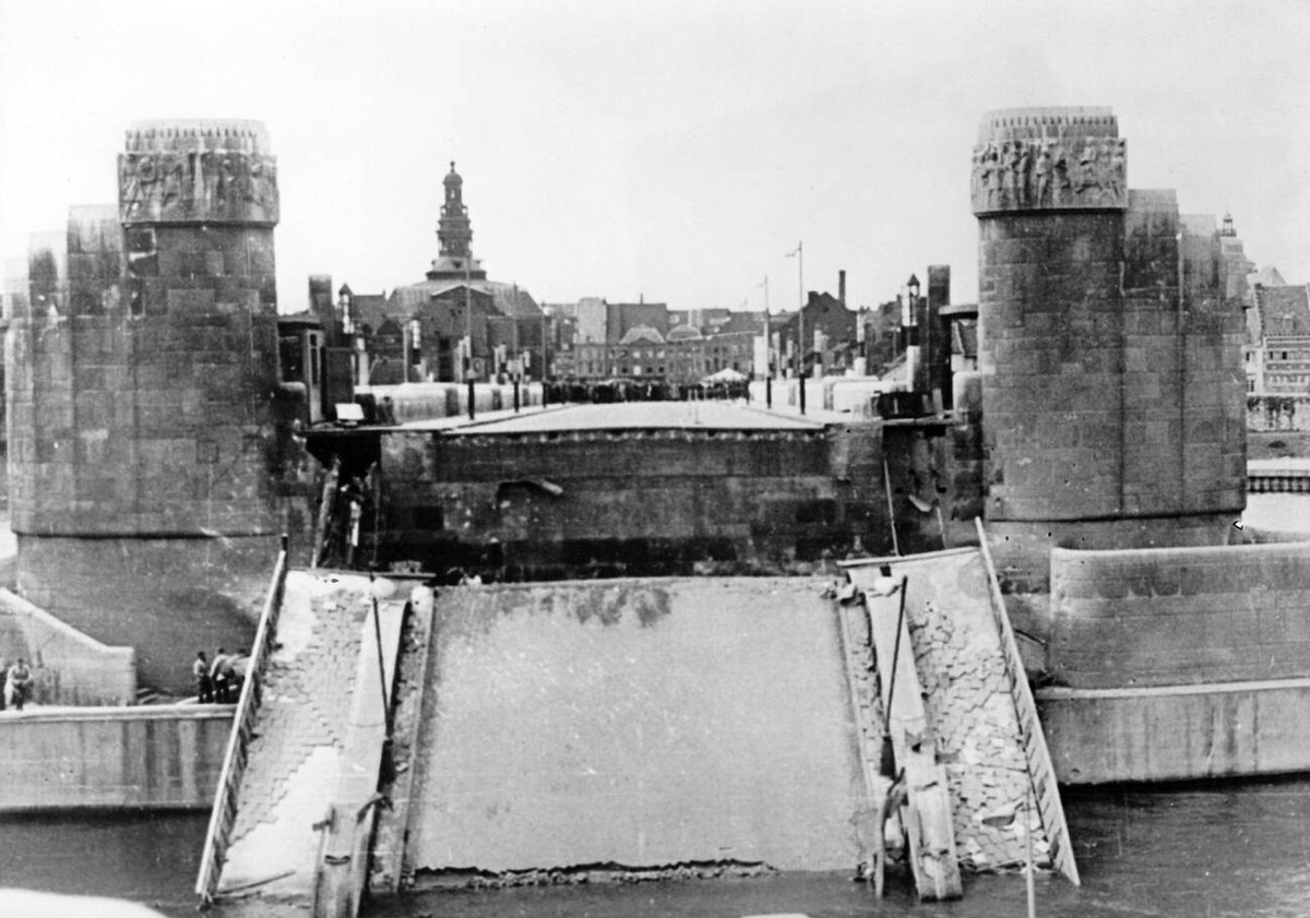Destroyed Wilhelmina Bridge in Maastricht after the occupation by the German Wehrmacht, 1940