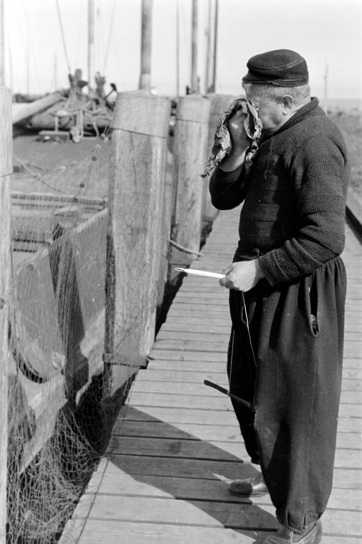 Fisherman in Volendam, 1941