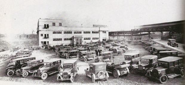 Opening day at the Sears, Roebuck and Company store on Bridge Boulevard in Camden, 1927