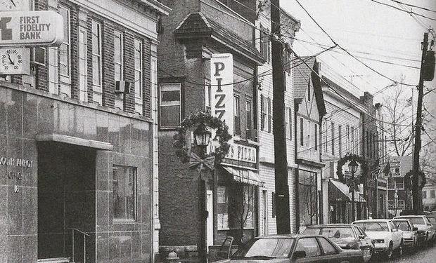 Holiday decorations at the corner of Broadway and Augusta in South Amboy, 1983