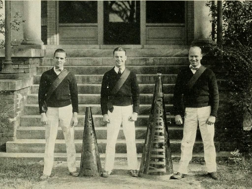 Cheerleaders, Davidson College, 1925