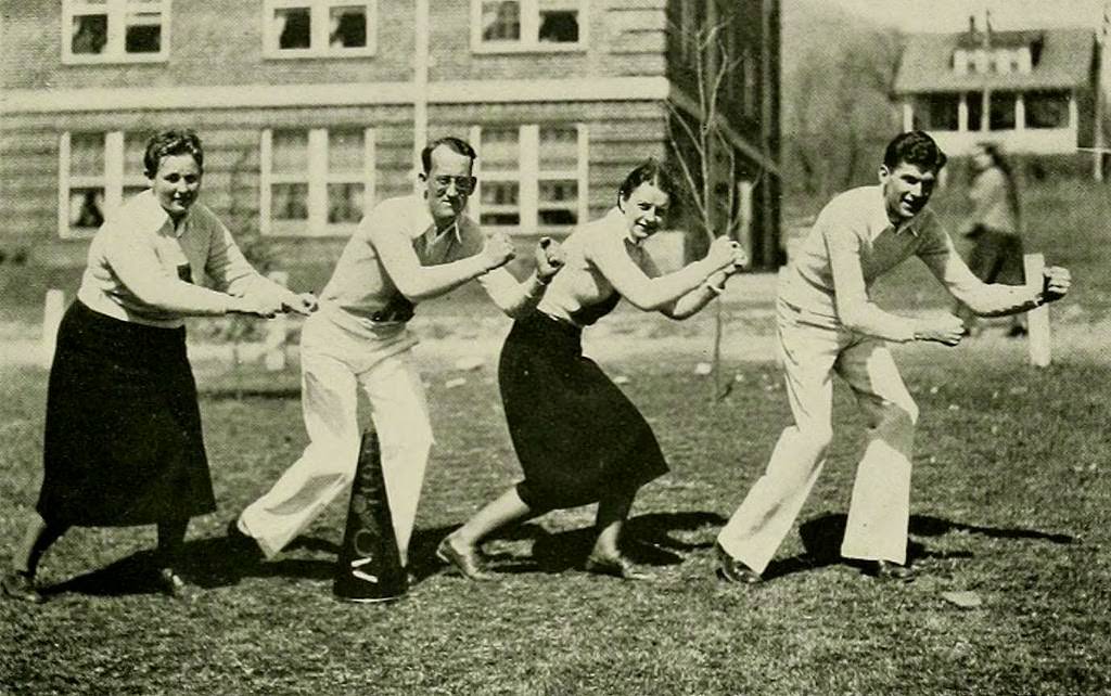 Cheerleaders, Appalachian State Teachers College, 1932