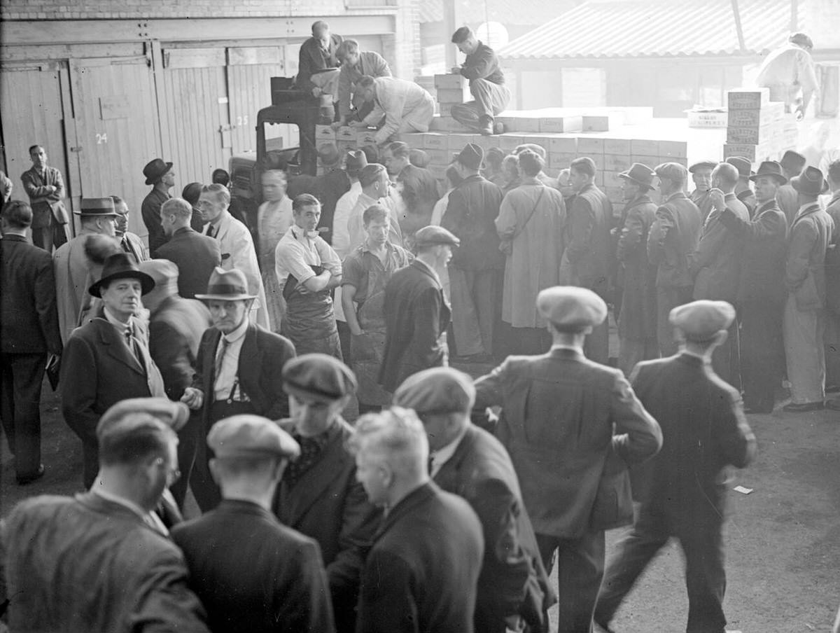 Billingsgate Fish Market operations moved to Epsom as an air raid precaution, 1939