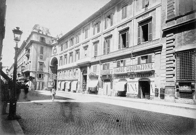 Via del Corso, Palazzetto Sciarra, and the Arch of Carbognano before demolition, 1886