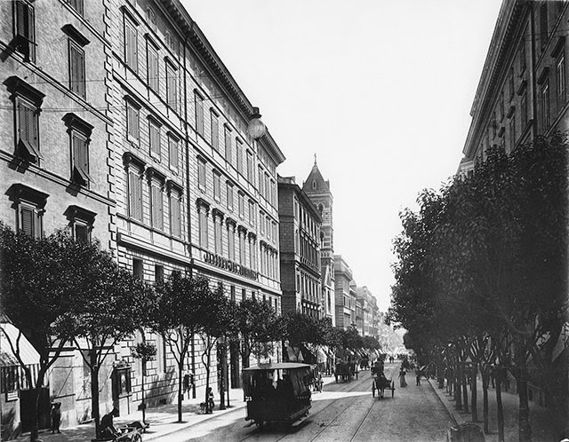 Via Nazionale with the Quirinale Hotel on the left, 1900