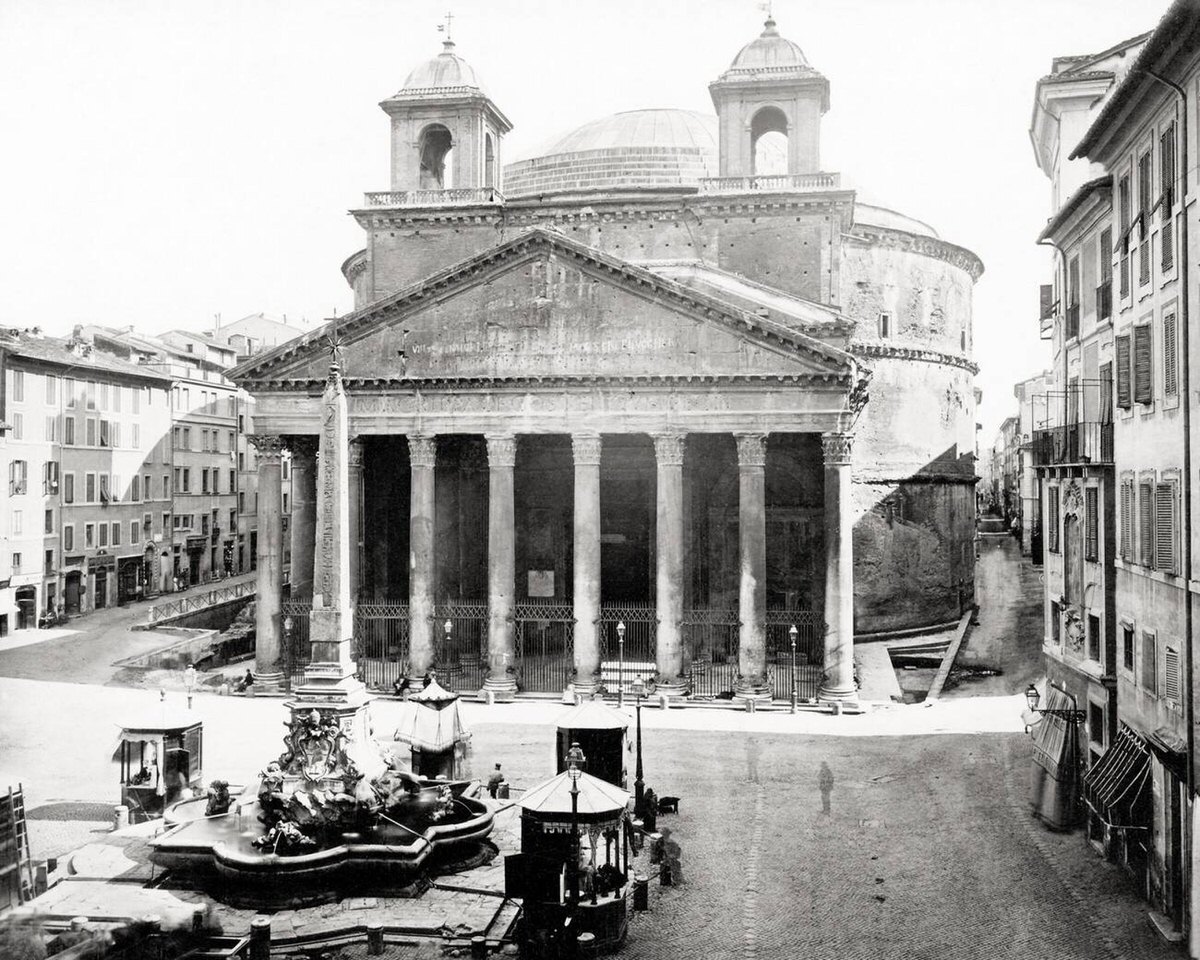 Pantheon in Rome, 1890
