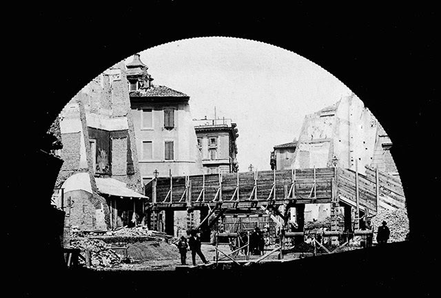 Umberto I tunnel under construction, 1900