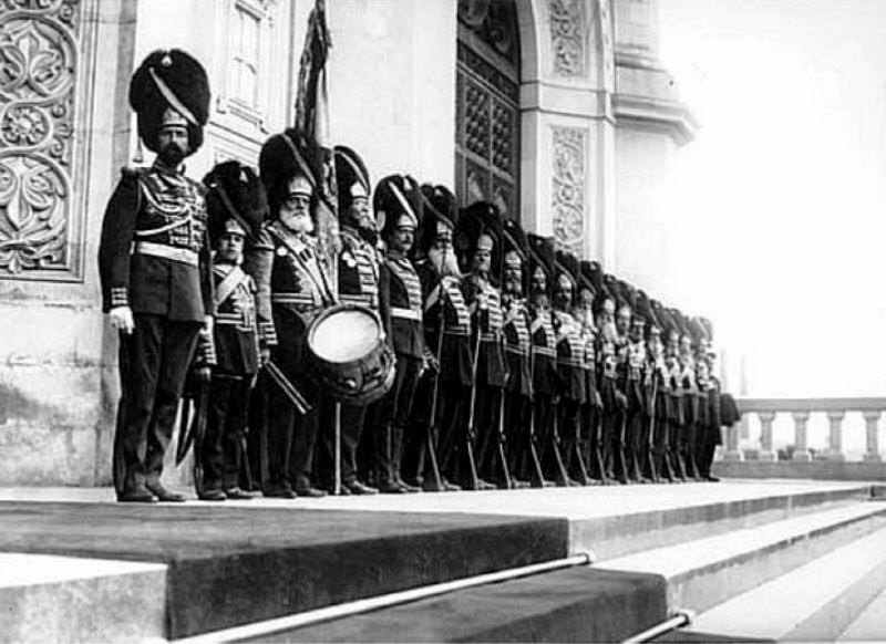 Grenadiers in front of the Cathedral of Christ the Savior for the centennial of the Patriotic War, 1912