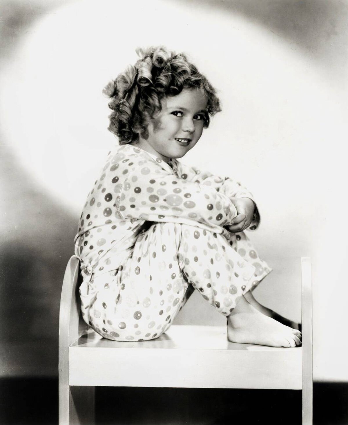 Shirley Temple in pajamas, 1935