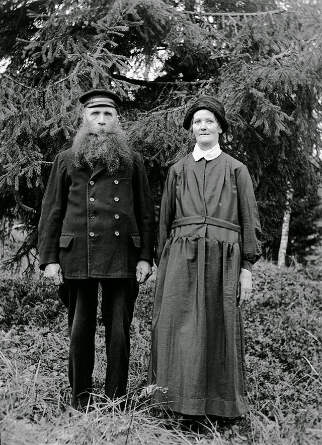 Vintage Portraits of 1930s Sweden: Bearded Men, Families, and Everyday Life Captured by Einar Erici