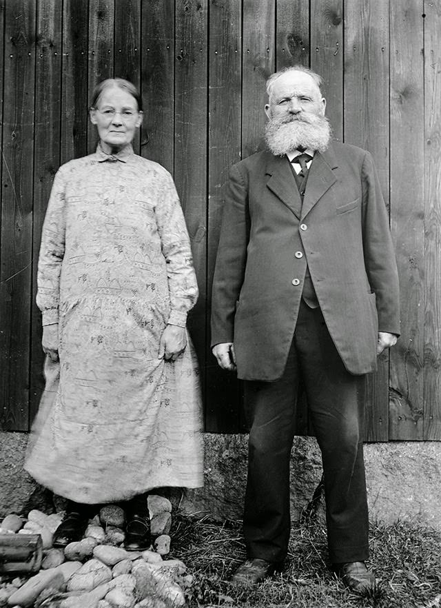 Vintage Portraits of 1930s Sweden: Bearded Men, Families, and Everyday Life Captured by Einar Erici