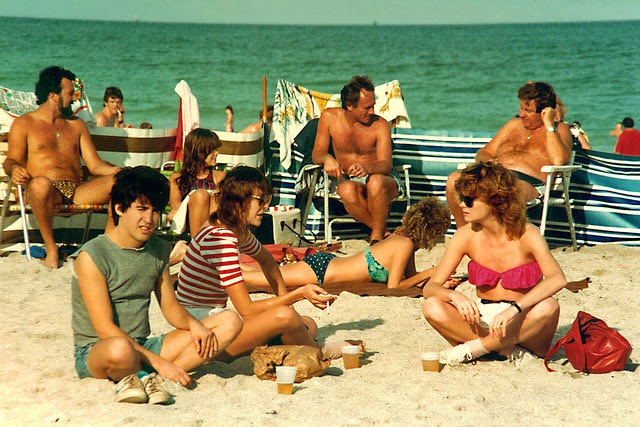 Teenagers on the Beaches of Florida in the Early 1980s: Sun, Surf, and Freedom in Rare Photo