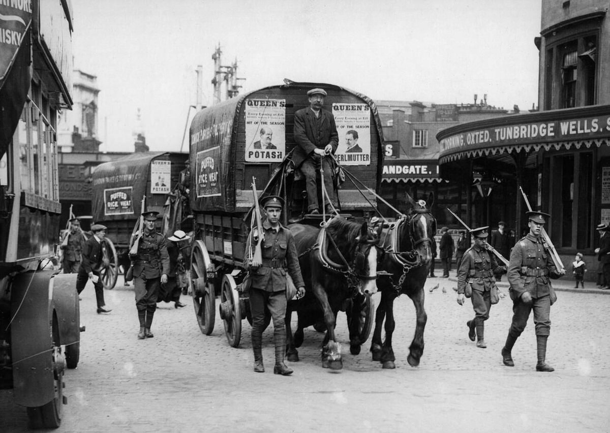 Escort party, 1910s