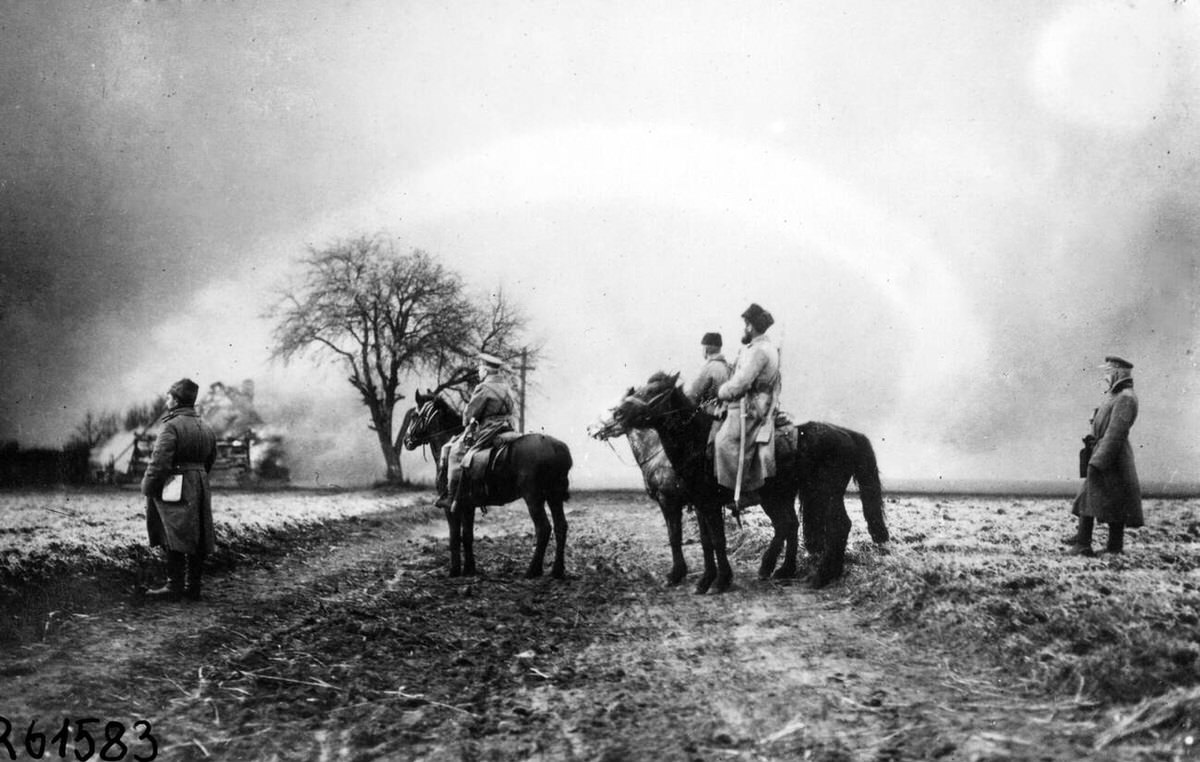 Officer patrol in Russia, 1914