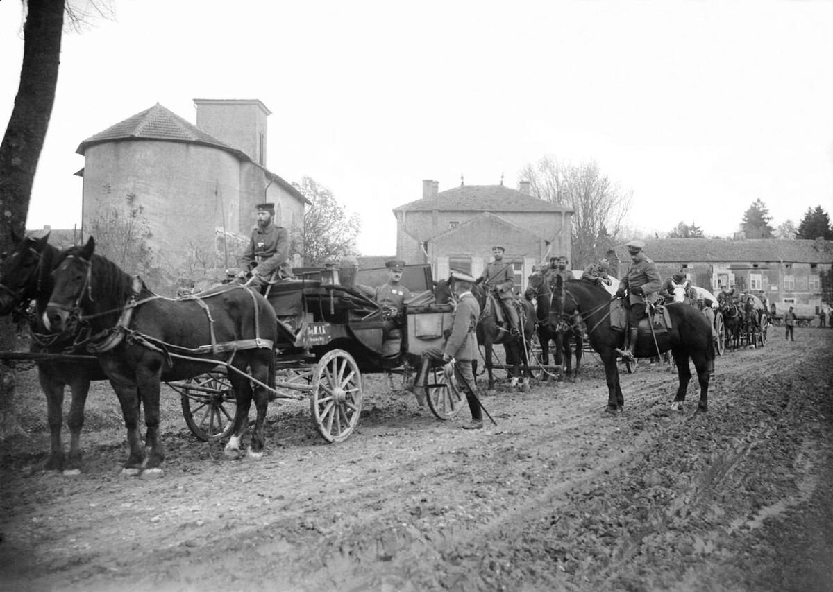 German paymaster and his staff, 1915