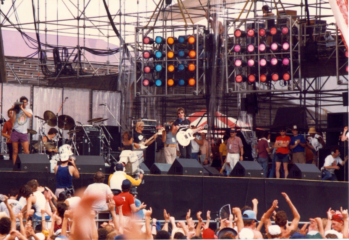 When 72,000 Voices Became One: The Historic Wembley Stadium Performance That Defined Live Aid