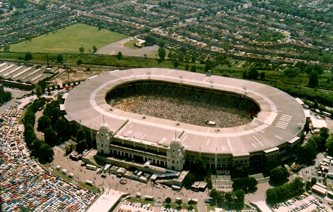 When 72,000 Voices Became One: The Historic Wembley Stadium Performance That Defined Live Aid