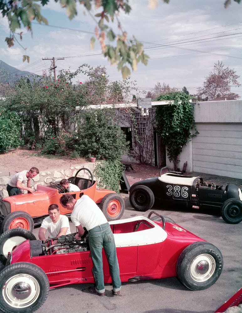Vintage Photos of West Coast Youth in the 1950s Capture a Generation Full of Energy and Freedom