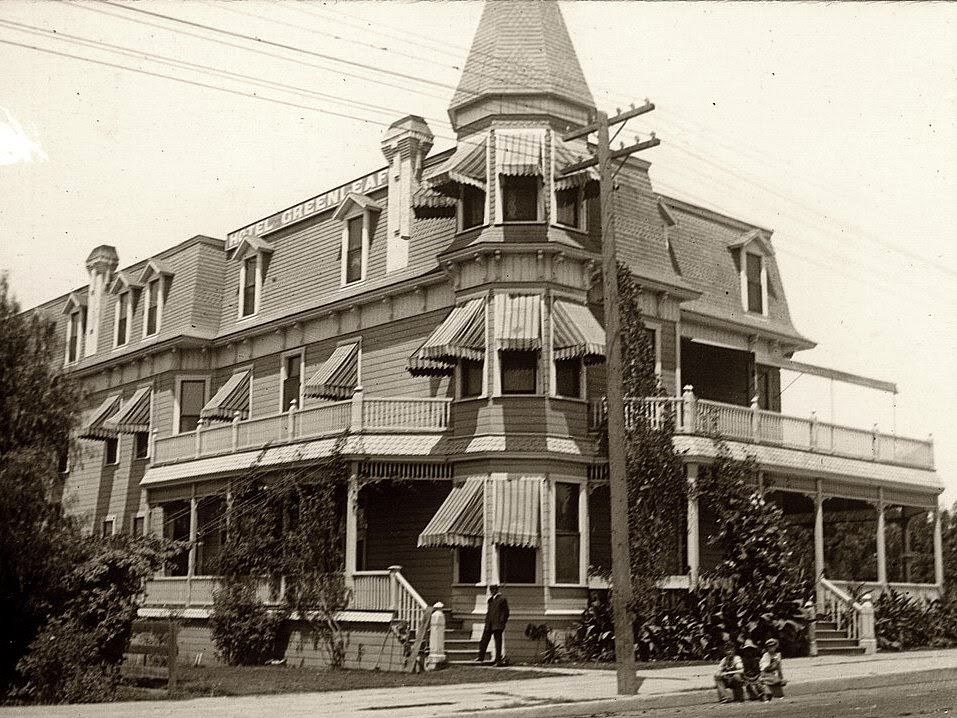 Greenleaf Hotel on Greenleaf Avenue in Whittier, 1910