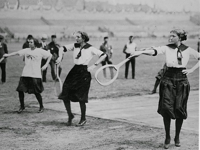 Chicago girls at Sokol Sports in Prague, 1912